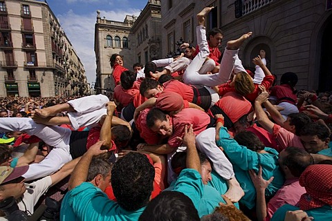 Castellers, human tower, Festa de la Merce, city festival, September, Placa de Sant Jaume, Barri Gotic, Ciutat Vella, Barcelona, Spain