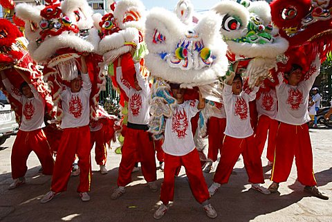 Lion dance performers, Chinese New Year, Quan Am Pagoda, Ho Chi Minh City, Vietnam, Indochina, Southeast Asia, Asia