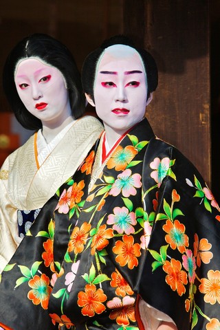 Participants taking part in the Setsubun Rituals at Yasaka Shine