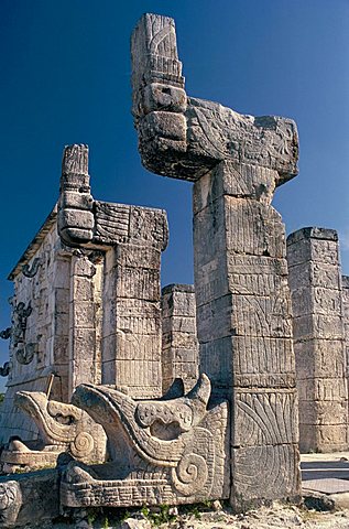 Quetzalcoatl serpent-god, Temple of the Warriors, Maya-Toltec site, Chichen-Itza, UNESCO World Heritage Site, Yucatan, Mexico, North America