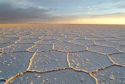 View across the salt lake, Salar de Uyuni, Bolivia, South America