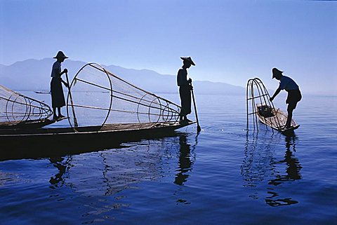 Intha Fishermen, Inle Lake, Shan State, Myanmar (Burma)
