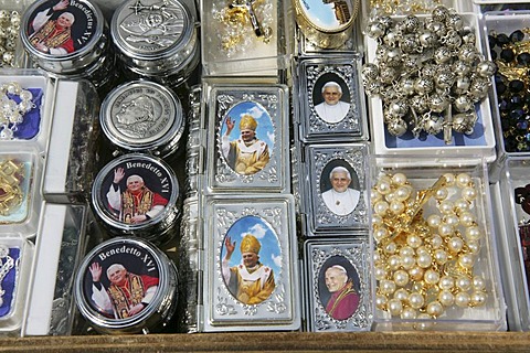 ITA, Italy, Rome : Vatican, Pope souvenirs. |