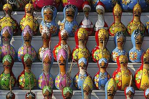 TUR, Turkey, Alanya : Turkish Riviera. Souvenir shops at the Ic Kale Fort, above the city of Alanya. Painted, dried pumpkins