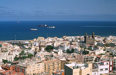 View of the Cathedral at the Plaza Santa Ana, Las Palmas, Gran Canaria, Canary Islands, Spain