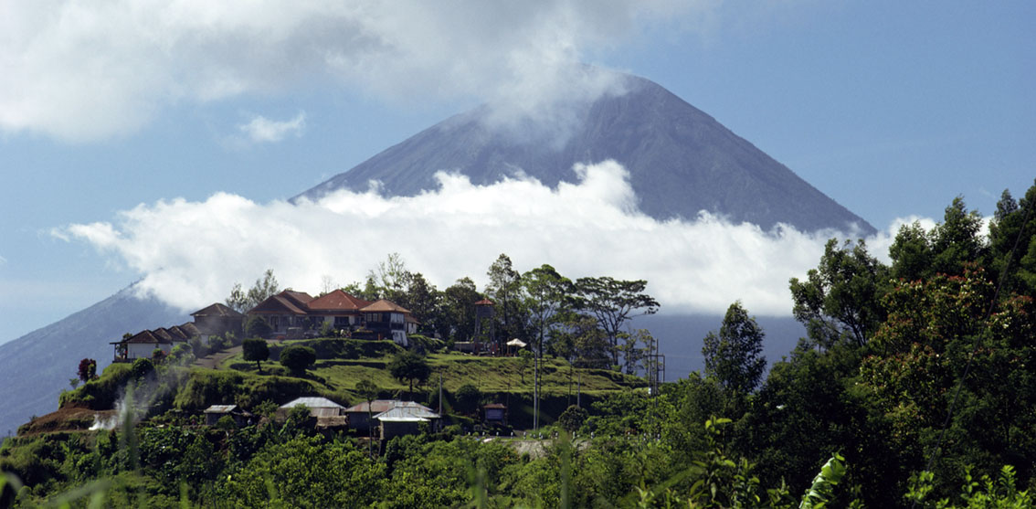 Waiting for Bali’s Mount Agung to erupt